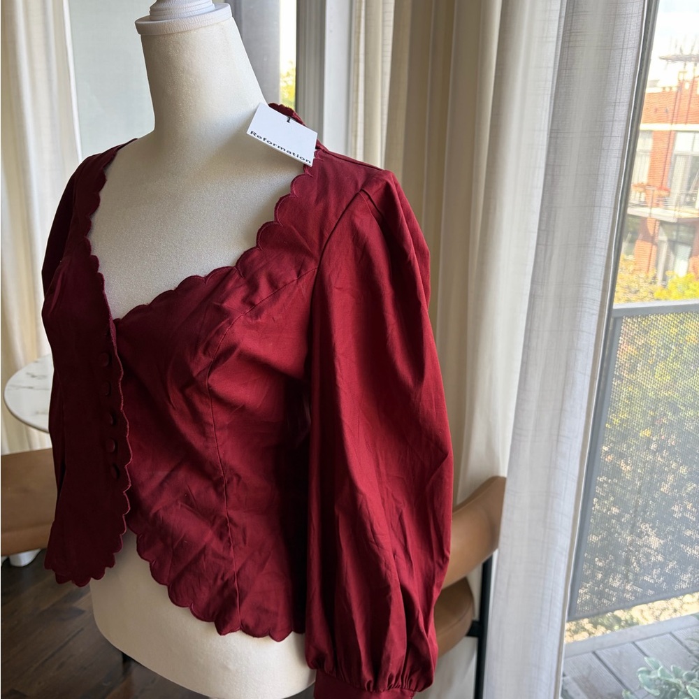 NWT Reformation Scalloped V-Neck Puff Sleeve Top